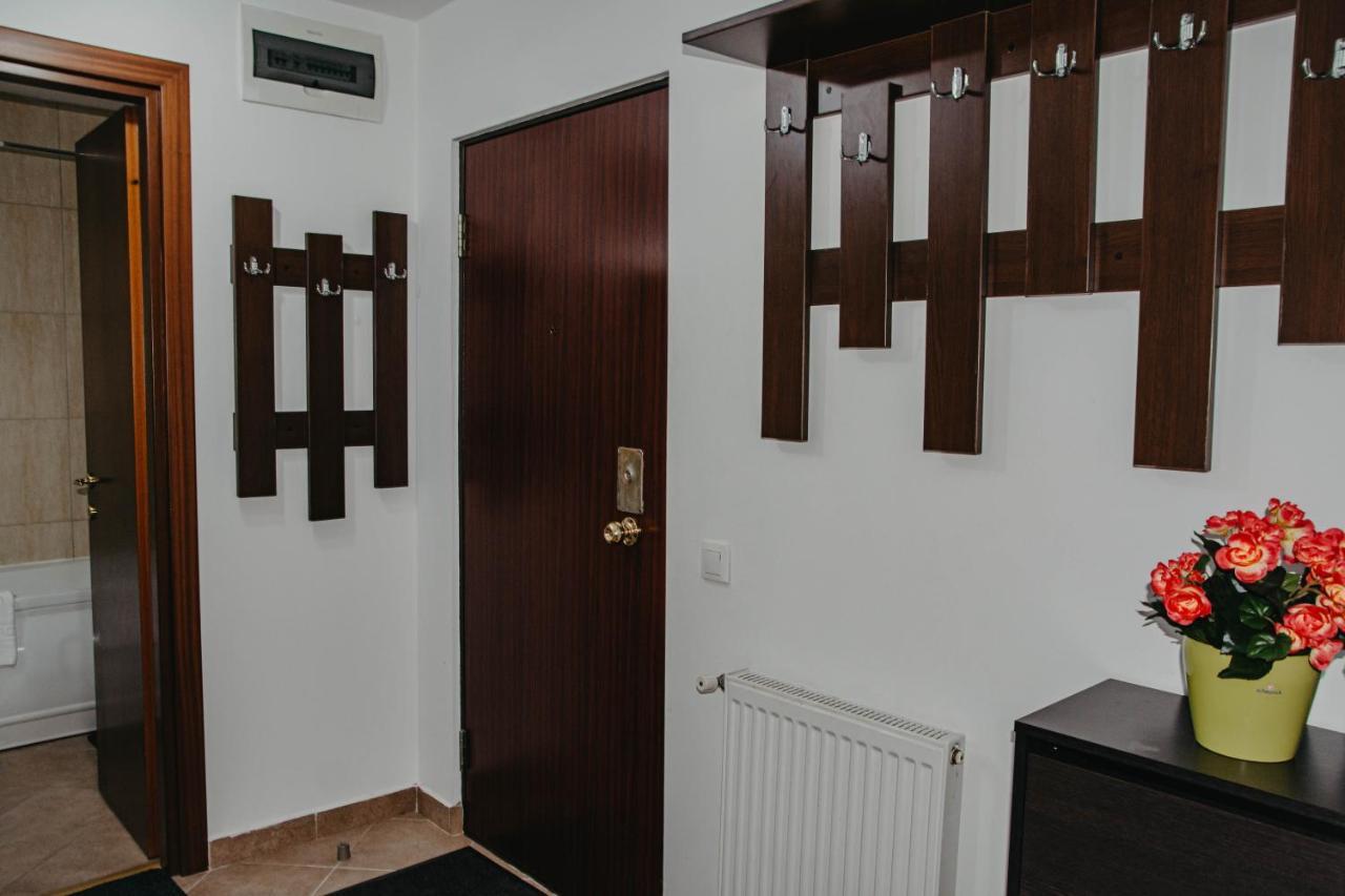 Hugo Mountain Apartment Sinaia Exterior photo